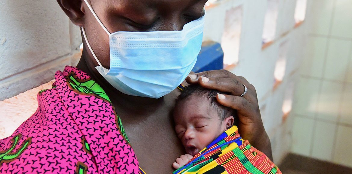 UNICEF ayuda a los más niños más vulnerables para protegerlos del impacto del coronavirus en países como Côte d'Ivoire.