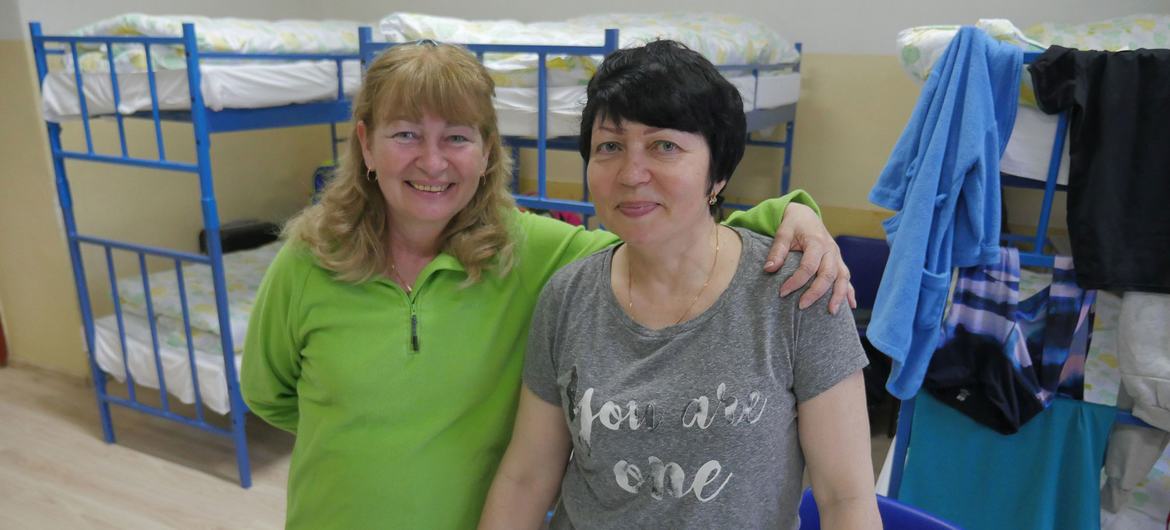 Антонина и Наташа в общежитии для беженцев в Прешове, Словакия