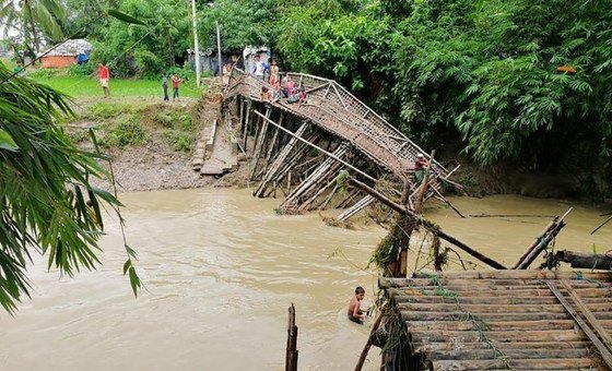 UNHCR helps thousands hit by monsoon storms in Rohingya refugee camps 