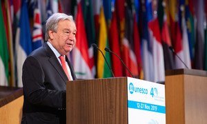 联合国秘书长安东尼奥·古特雷斯在法国巴黎教科文组织第40届大会上发表讲话。