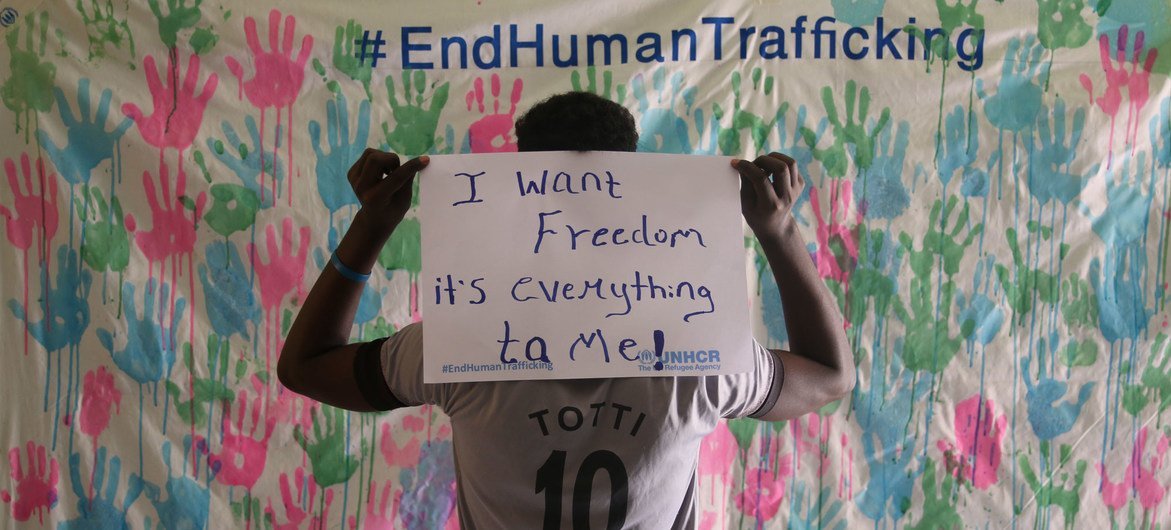 Un joven de 17 años en Sudán superviviente de la trata expresa su deseo de libertad.