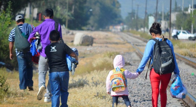 Niños migrantes en México.