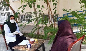 सात वर्ष की उम्र में सगाई और 14 वर्ष की उम्र में शादी होने के बाद, एक अफ़गान वधू को अन्तत: अवसाद सहित अन्य बीमारियों के लिये उपचार मिल पा रहा है. 