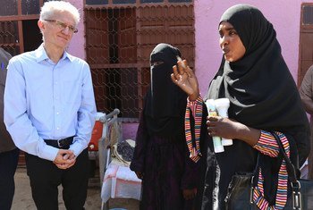 Mark Lowcock, Under-Secretary-General for Humanitarian Affairs and Emergency Relief Coordinator, meets a group of young volunteers who are helping the government and humanitarian organizations tackle the recurrent disease outbreaks in Kassala, Sudan.