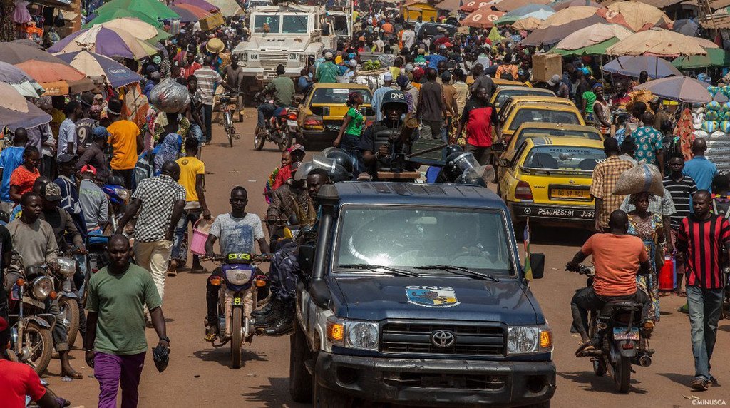 Une scène de marché animée en République centrafricaine.