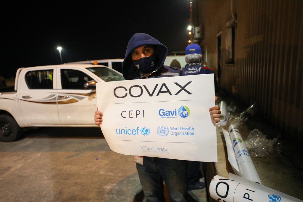 El 12 de marzo, Jordania recibió el primer envío de 144.000 dosis de la vacuna contra el COVID-19 de AstraZeneca/SK Bioscience de la Instalación COVAX en el Aeropuerto Internacional Reina Alia, en Ammán.