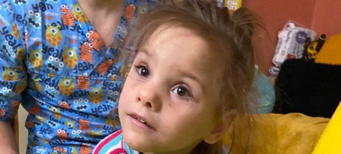 Юлия, мать двух семилетних девочек-близнецов, у одной из которых детский церебральный паралич