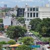 श्रीलंका की राजधानी कोलम्बो की एक व्यस्त सड़क.