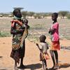 سكان مقاطعة توركانا في كينيا حيث يعاني السكان من الجفاف وانعدام الأمن الغذائي.