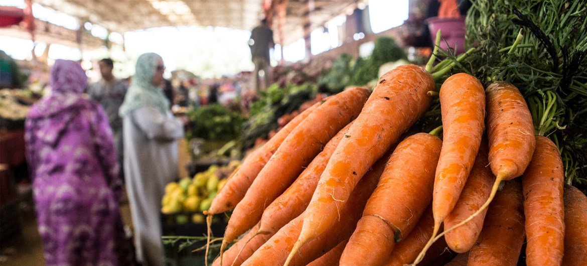 摩洛哥南部城市阿加迪尔的蔬菜市场。
