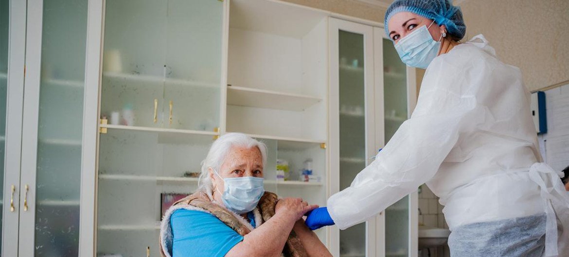 Для Ольги Антонюк вакцинация означает конец «карантинному заточению» длиною более чем в год.
