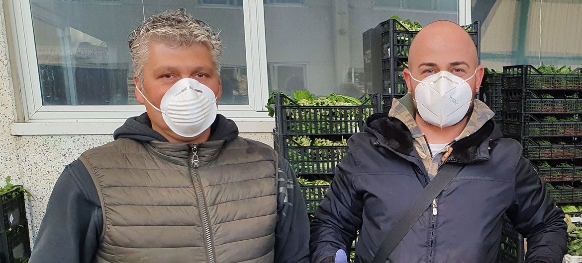 Members of the Centro Agroalimentare Roma food consortium continued to work during the COVID-19 lockdown in Italy.  