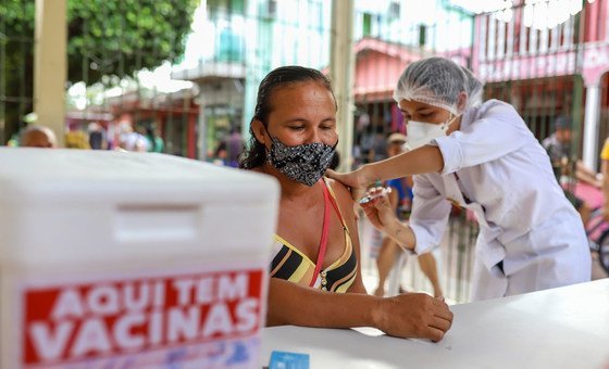 Campaña de vacunación contra el COVID-19 en Brasil.