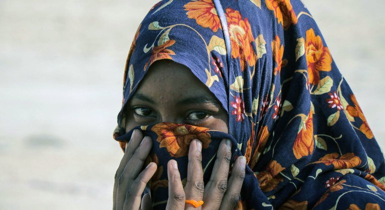 Una mujer somalí llega a Yemen.