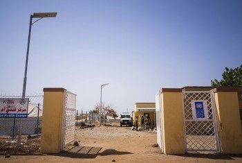 A solar streetlight in the Um Rakuba refugee camp, Sudan