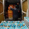 Bread from a WFP-contracted bakery is delivered to hospitals in Kharkiv, Ukraine.