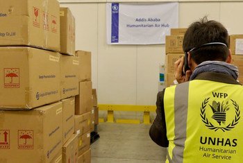 Le premier «Vol de solidarité» des Nations Unies à Addis-Abeba, en Éthiopie, livrera des fournitures médicales à des pays africains.