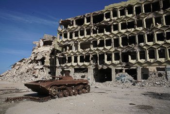 من الأرشيف: في بنغازي، ليبيا، الدمار الواسع هو تذكير بسنوات من الصراع.