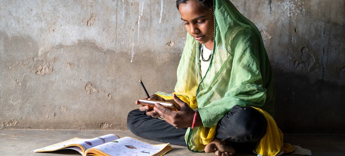 Anak perempuan ‘digagalkan oleh diskriminasi’ dan stereotip di kelas matematika: UNICEF |