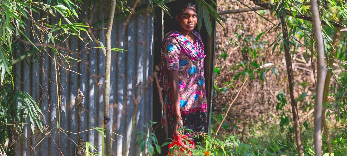 在孟加拉国，厕所为妇女和女孩在经期提供隐私。