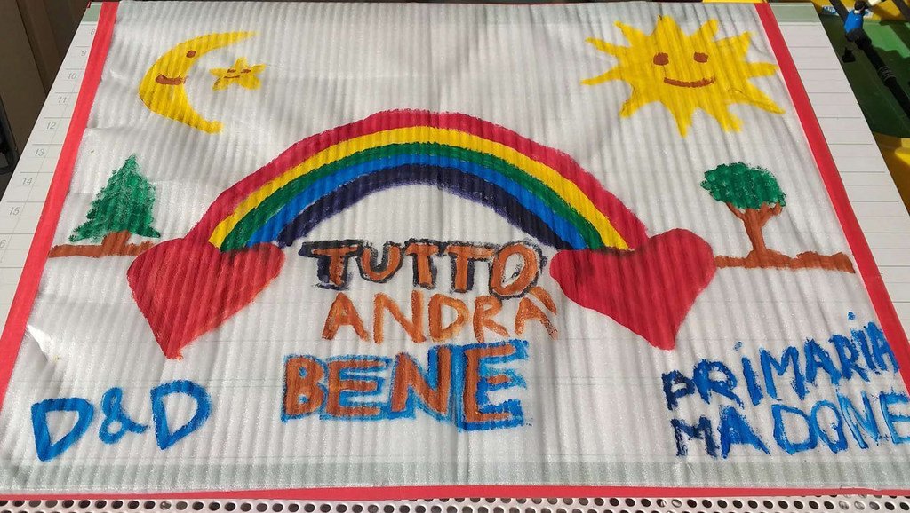 意大利贝加莫儿童画彩虹为国家祈福 