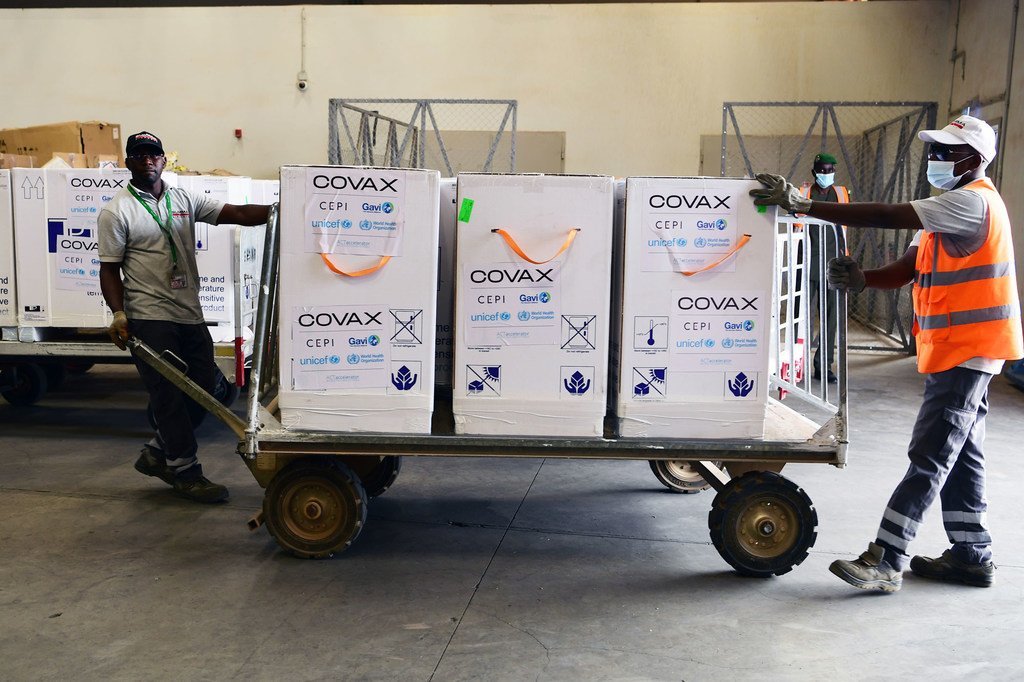 Plus de 355 000 doses de vaccins contre la Covid-19 expédiées par le COVAX arrivent à Niamey, la capitale du Niger.
