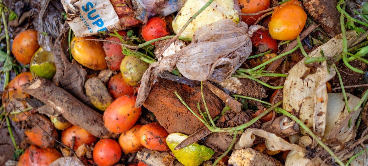 Alimentos desperdiciados en el mercado Lira, en Uganda.