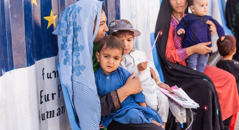 Afghanistan: Reuniting families on the run should be priority urges UNHCR