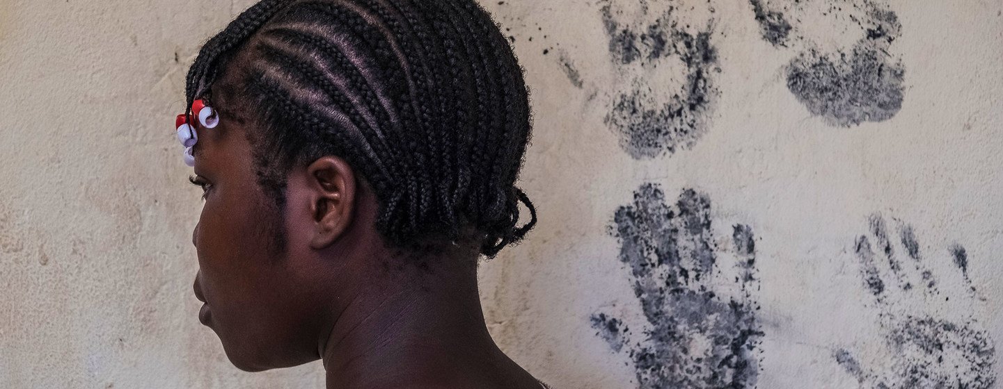 Une jeune fille de quinze ans de la République centrafricaine a manqué deux années d'école lorsqu'elle était enfant soldat.