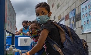 The UN Population Fund helps Venezuelan migrants at the Tienditas Health Care Center in Colombia.