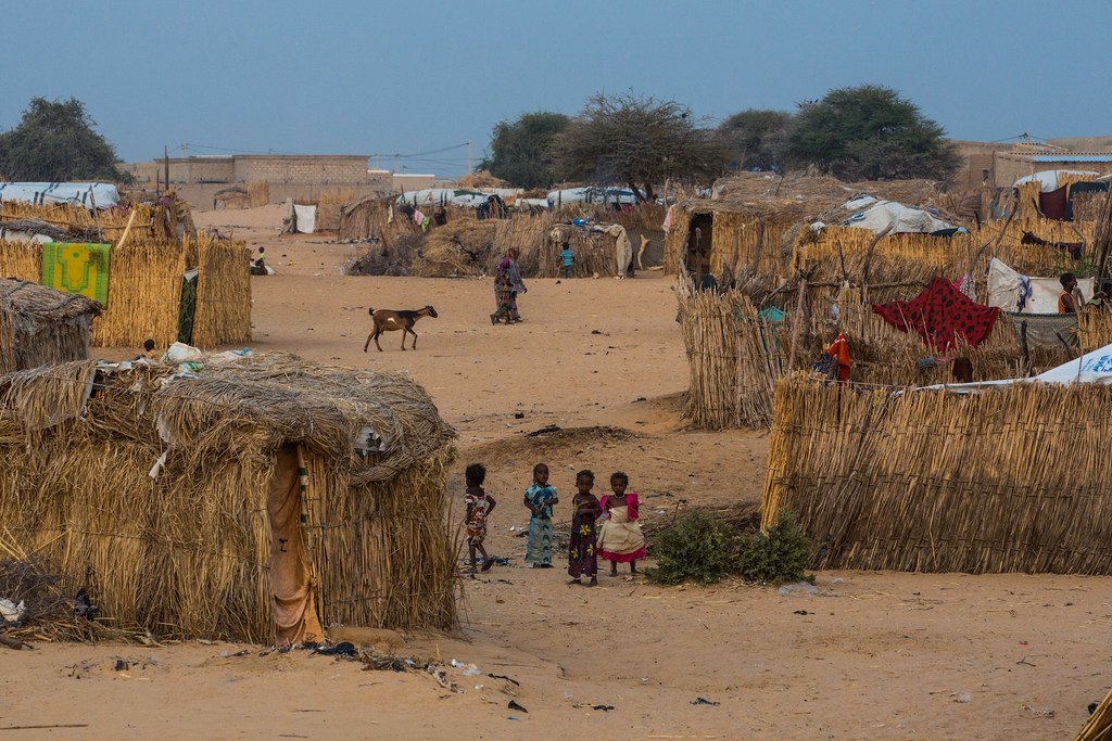 Des enfants dans un campement informel pour personnes déplacées par les violences de Boko Haram dans la région de Diffa, au sud-est du Niger (archive)