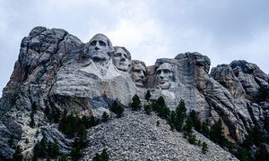 UN human rights experts expressed concerns about charges  against an indigenous leader who protested at Mount Rushmore in the US.