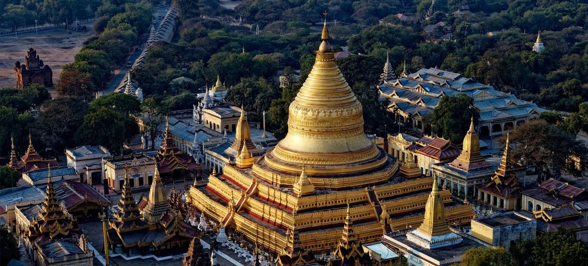 缅甸蒲甘著名的瑞西贡佛塔。
