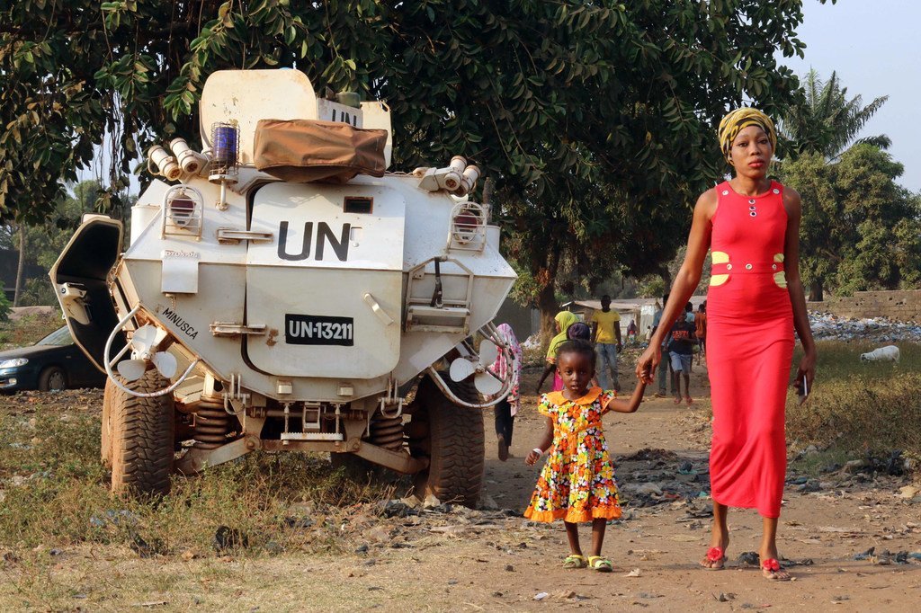 La Mission des Nations Unies en République centrafricaine (MINUSCA) apporte son appui pour rétablir la paix dans ce pays.