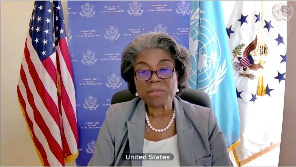 ليندا توماس-غرينفيلد، المندوبة الدائمة للولايات المتحدة لدى الأمم المتحدة، تخاطب المناقشة المفتوحة لمجلس الأمن حول الوضع في الشرق الأوسط، بما في ذلك القضية الفلسطينية.
