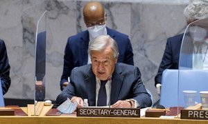 الأمين العام للامم المتحدة، أنطونيو غوتيريش، يلقي كلمة أمام مجلس الأمن في جلسة خاصة لمناقشة الوضع في أفغانستان.