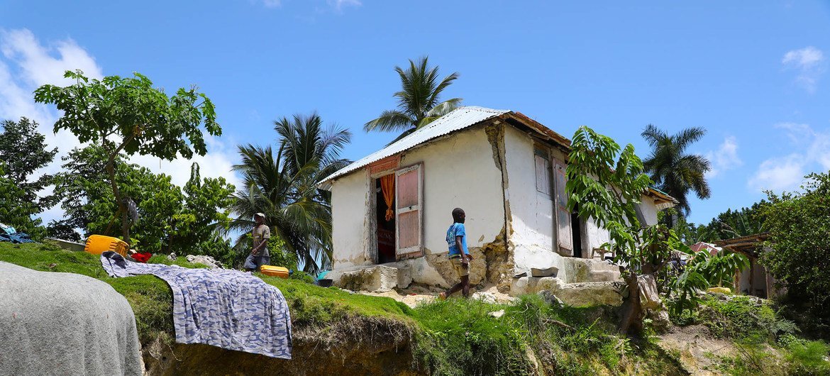 No Haiti, milhares de pessoas ficaram deslojadas após o terremoto. 