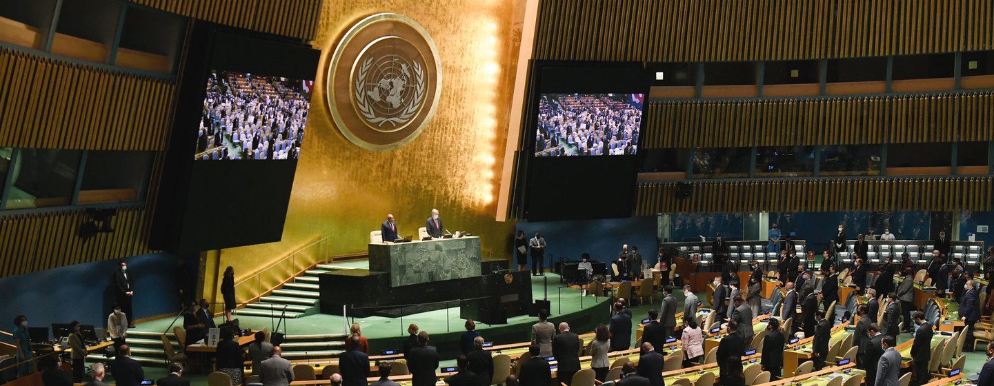 Minute de silence à l'ouverture de la 76e session de l'Assemblée générale des Nations Unies.