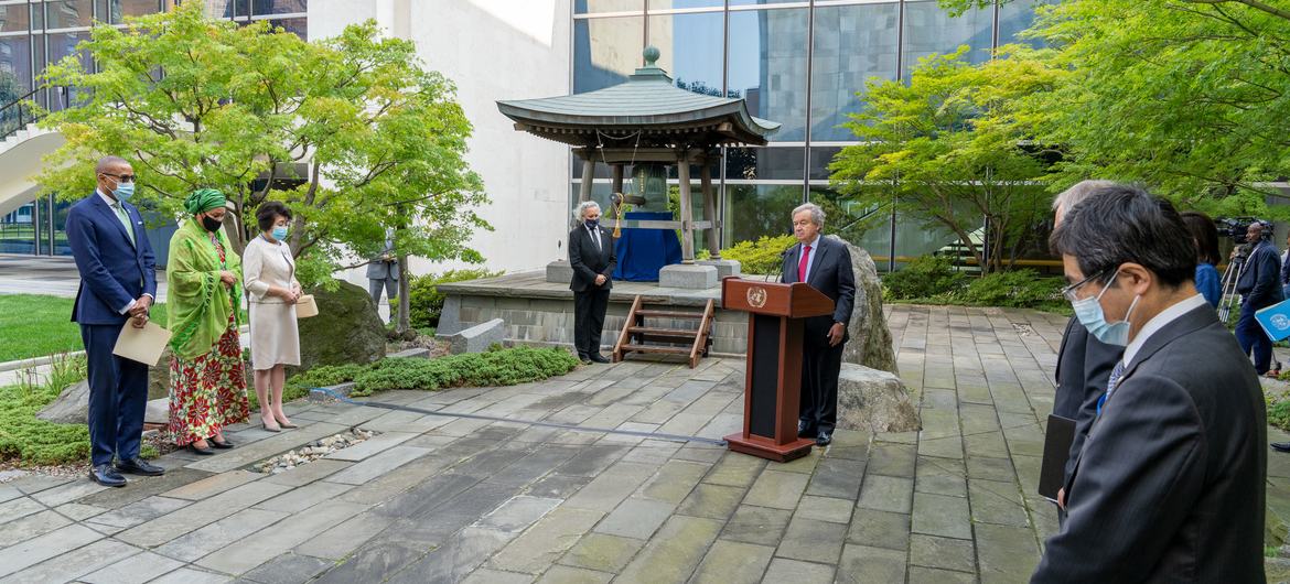 O sino da paz soou esta sexta-feira nas Nações Unidas, em Nova Iorque, numa reflexão sobre a necessidade de paz e solidariedade no mundo