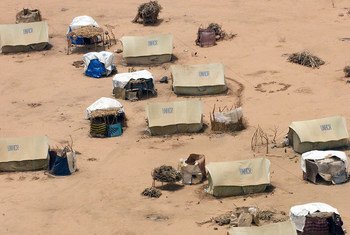 من الأرشيف: أجبر الصراع في منطقة الساحل العديد من الناس في تشاد على الفرار من منازلهم واللجوء إلى مخيمات مؤقتة تدعمها الأمم المتحدة. 