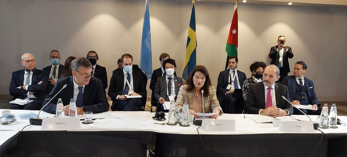 Swedish Foreign Minister Anne Linde (centre), co-chairs the UNRWA International Conference in Brussels with Jordanian Foreign Minister Ayman Safadi (right) on 16 November 2021. 