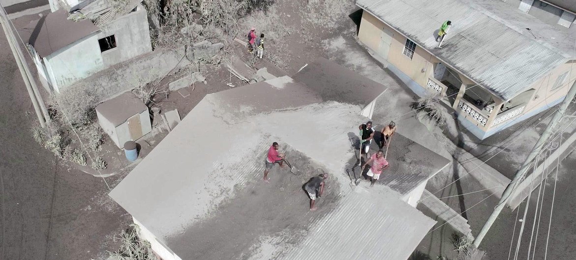 Após a erupção do vulcão La Soufriere, São Vicente e Granadinas registraram um aumento de casos entre as pessoas que tiveram que abandonar suas casas devido ao desastre natural