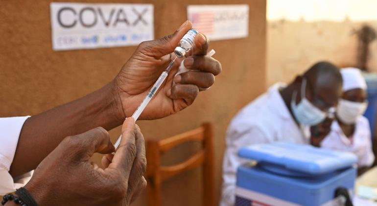 People are being vaccinated against Covid-19 in Burkina Faso