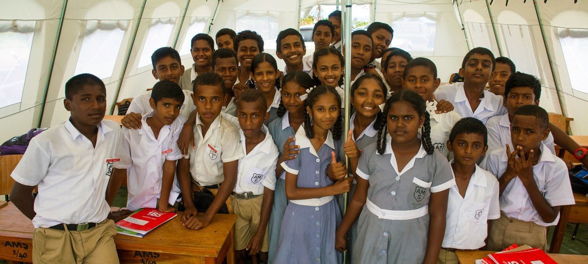 Élèves de l'école Ami Chandra Memorial School, Lautoka, Viti Levu, Fidji.