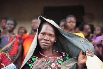 Familia za waliokimbia makaiz yao sababu ya machafuko wakiwa wamepata hifadhi huko Tambura nchini Sudan Kusini