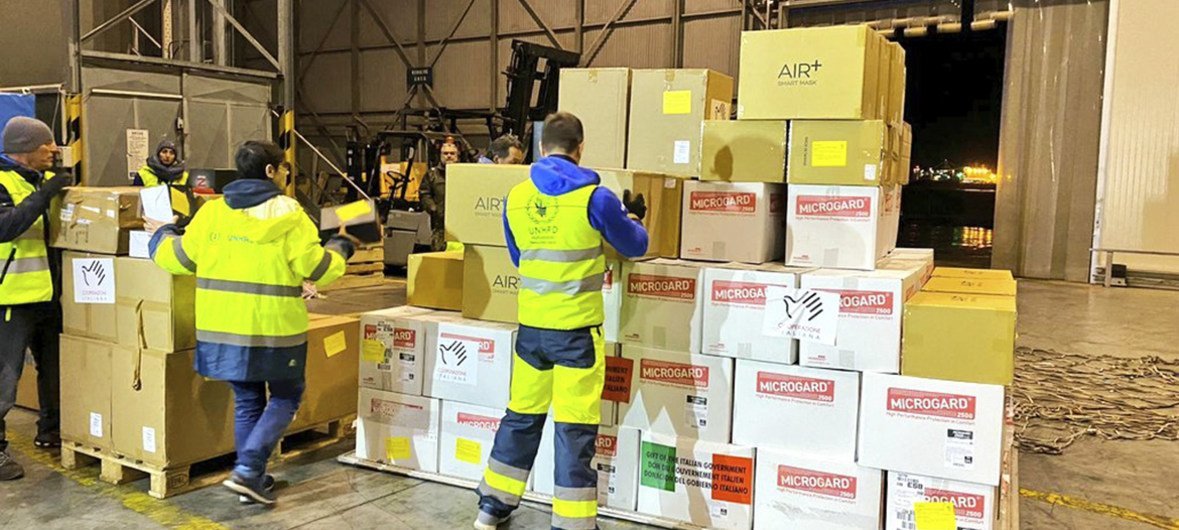 在意大利募集的用于抗击2019冠状病毒的医疗物品已准备好运往中国。
