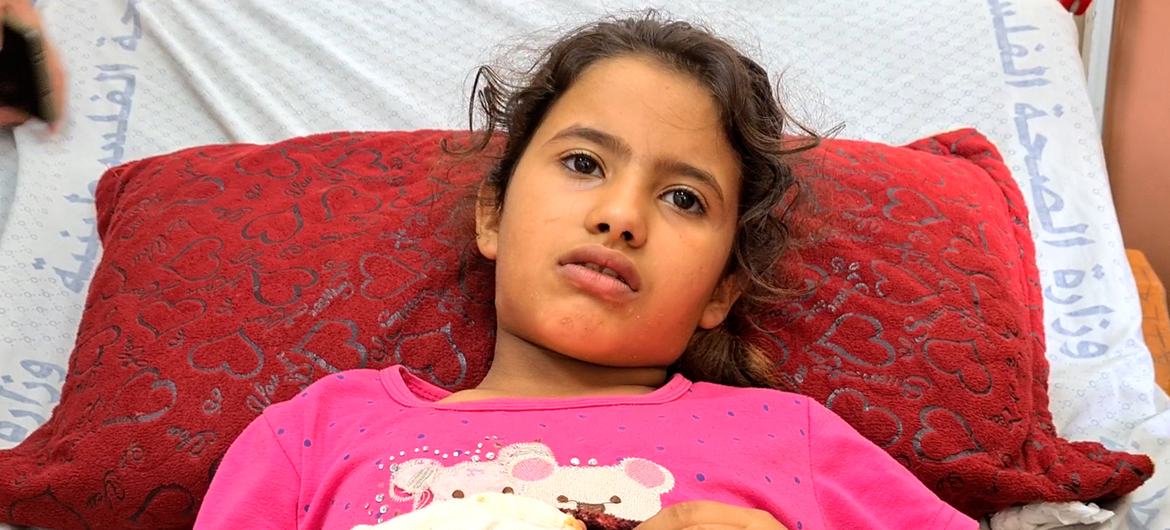 الطفلة لميس ابو قايده، إحدى المصابات في التصعيد.