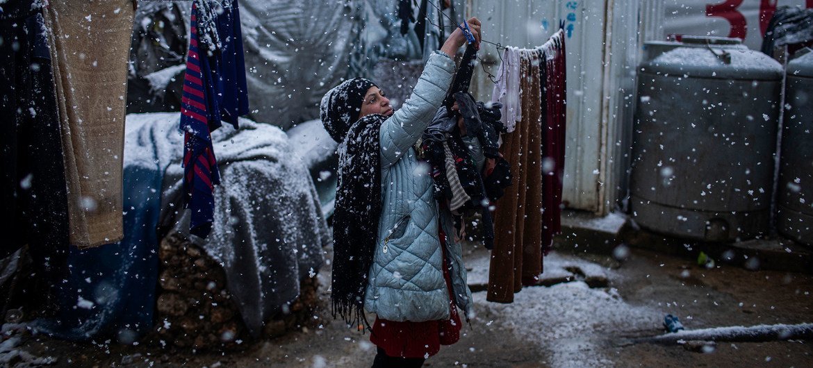 Le HCR met en garde contre les conséquences désastreuses pour les réfugiés, y compris ceux au Liban (photo), du manque de financement pour les vaccinations contre le COVID-19. 