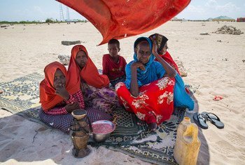 Конфликт и засуха привели к острой нехватке продовольствия во многих районах Сомали.