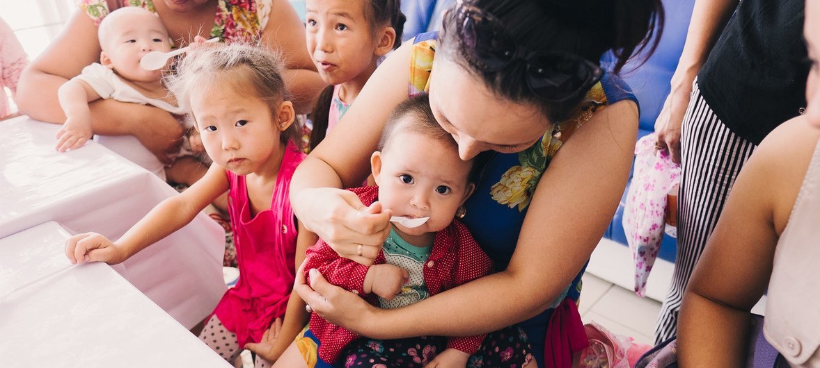 Согласно изменениям, внесенным в Закон о браке и семье, все дети в Казахстане будут регистрироваться при рождении и получать свидетельства вне зависимости от иммиграционного статуса их родителей. 